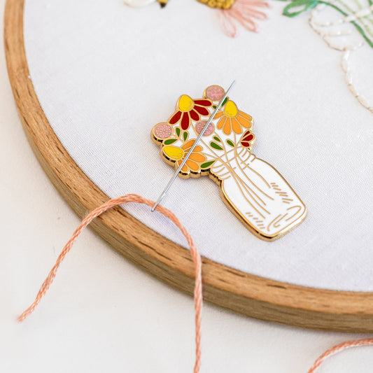 Floral Jar Magnetic Needle Minder