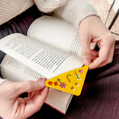 Personalized Floral Felt Corner Bookmarks Beginner Kit