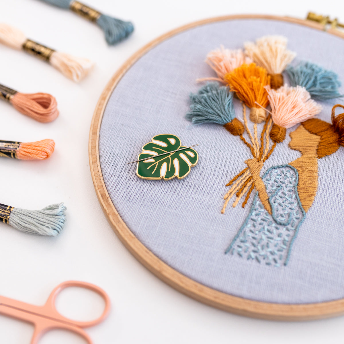 Monstera Magnetic Needle Minder - Clever Poppy